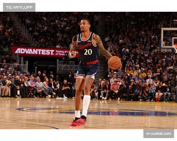 剖析快船不同阵容搭配策略 科林斯首发提升内线空间价值 剖析快船不同阵容搭配策略 科林斯首发提升内线空间价值